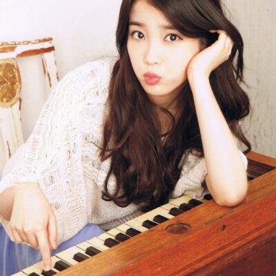 IU